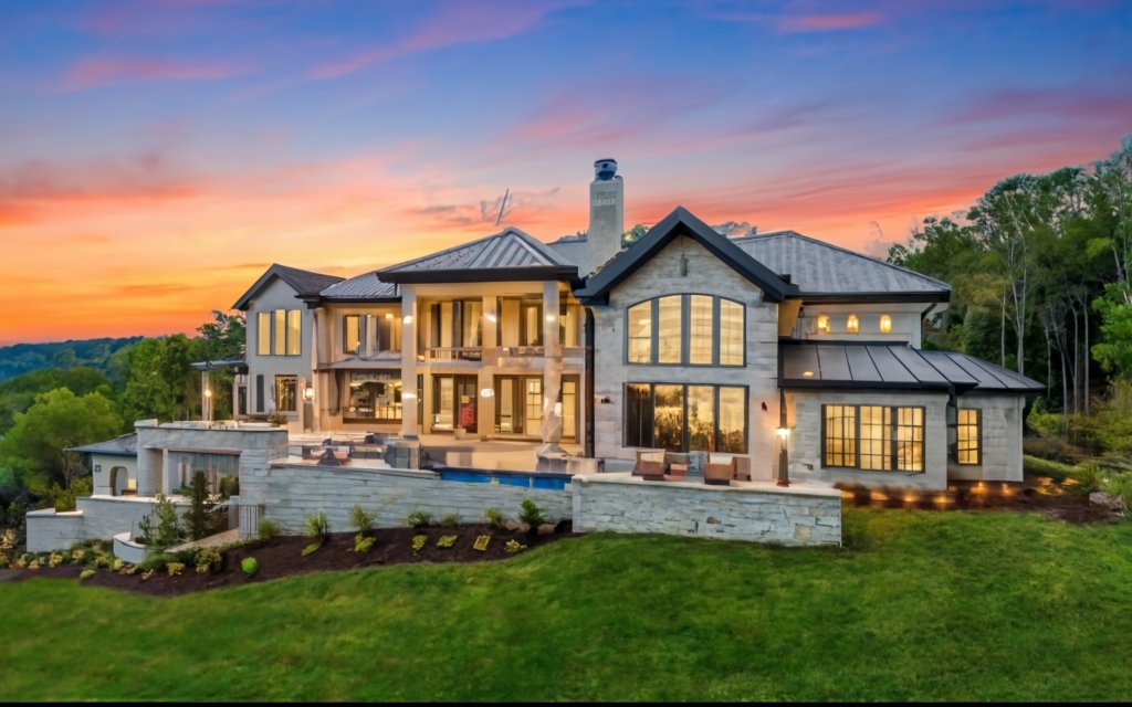 Luxury Living At the Lake of the Ozarks